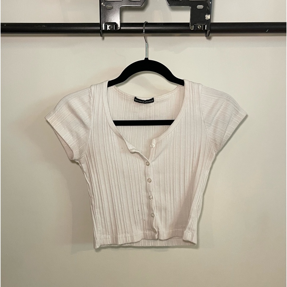 white brandy melville trendy button up crop top!